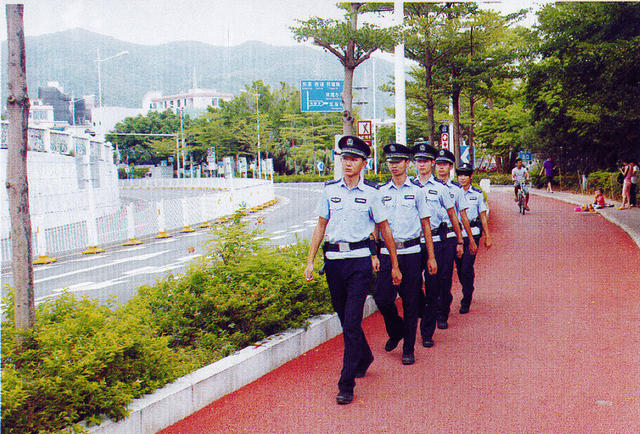 公办国防教育学校:培育国防精神的摇篮